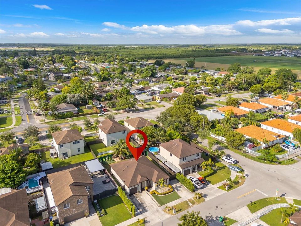En Venta: $490,000 (4 camas, 2 baños, 1595 Pies cuadrados)