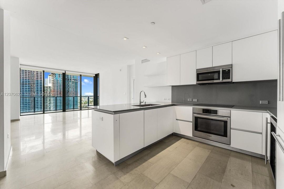 For Rent: $8,500 (3 beds, 3 baths, 1660 Square Feet)