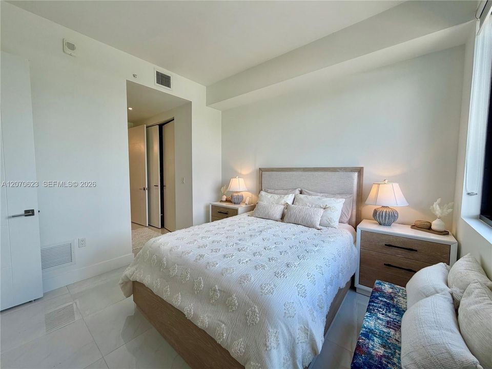 В аренду: $4,000 (1 спален, 1 ванн, 713 Квадратных фут)