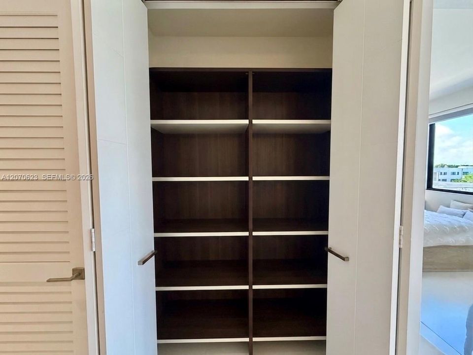 В аренду: $4,000 (1 спален, 1 ванн, 713 Квадратных фут)