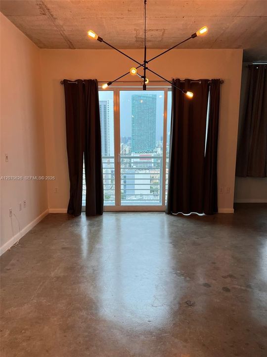 For Rent: $2,350 (1 beds, 1 baths, 651 Square Feet)