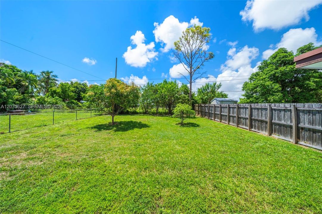 For Rent: $3,495 (2 beds, 1 baths, 967 Square Feet)
