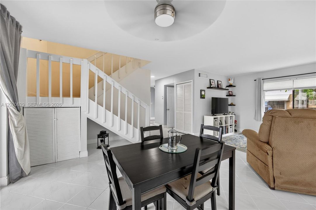 For Sale: $748,817 (4 beds, 3 baths, 1940 Square Feet)