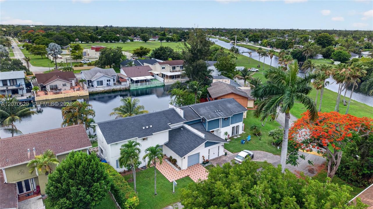 For Sale: $748,817 (4 beds, 3 baths, 1940 Square Feet)