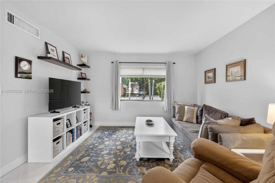 For Sale: $748,817 (4 beds, 3 baths, 1940 Square Feet)