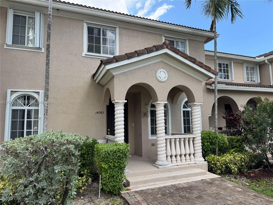 For Rent: $2,800 (4 beds, 3 baths, 1850 Square Feet)
