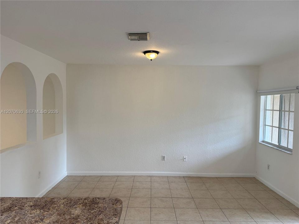 For Rent: $2,800 (4 beds, 3 baths, 1850 Square Feet)