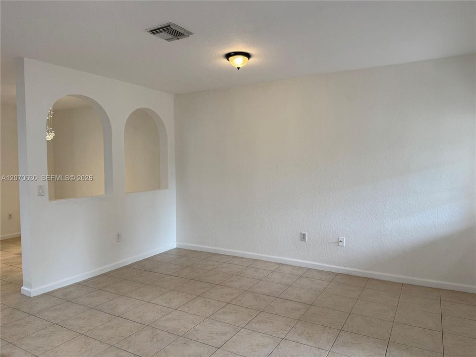 For Rent: $2,800 (4 beds, 3 baths, 1850 Square Feet)