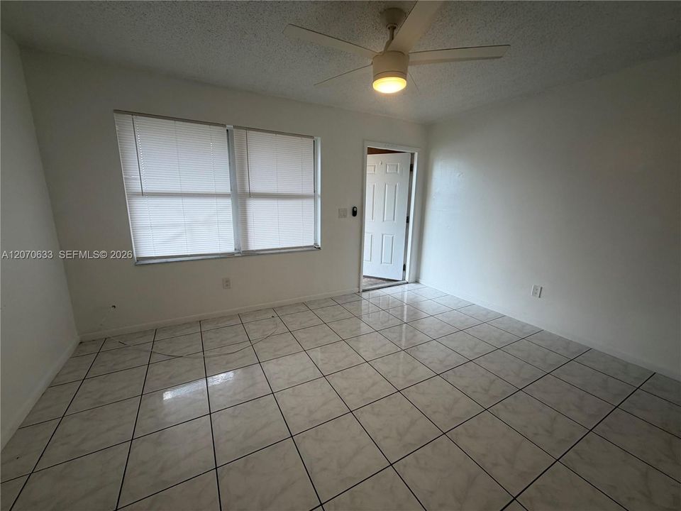 For Rent: $2,000 (2 beds, 2 baths, 3165 Square Feet)