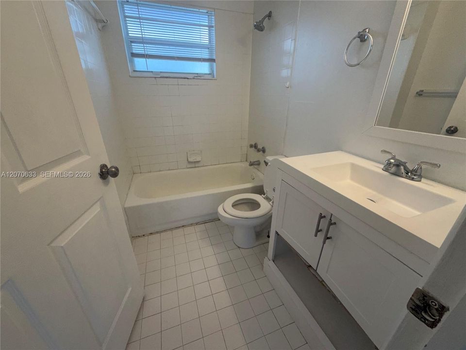 For Rent: $2,000 (2 beds, 2 baths, 3165 Square Feet)