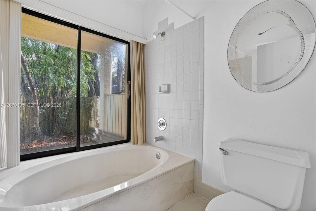 For Sale: $320,000 (3 beds, 2 baths, 1233 Square Feet)