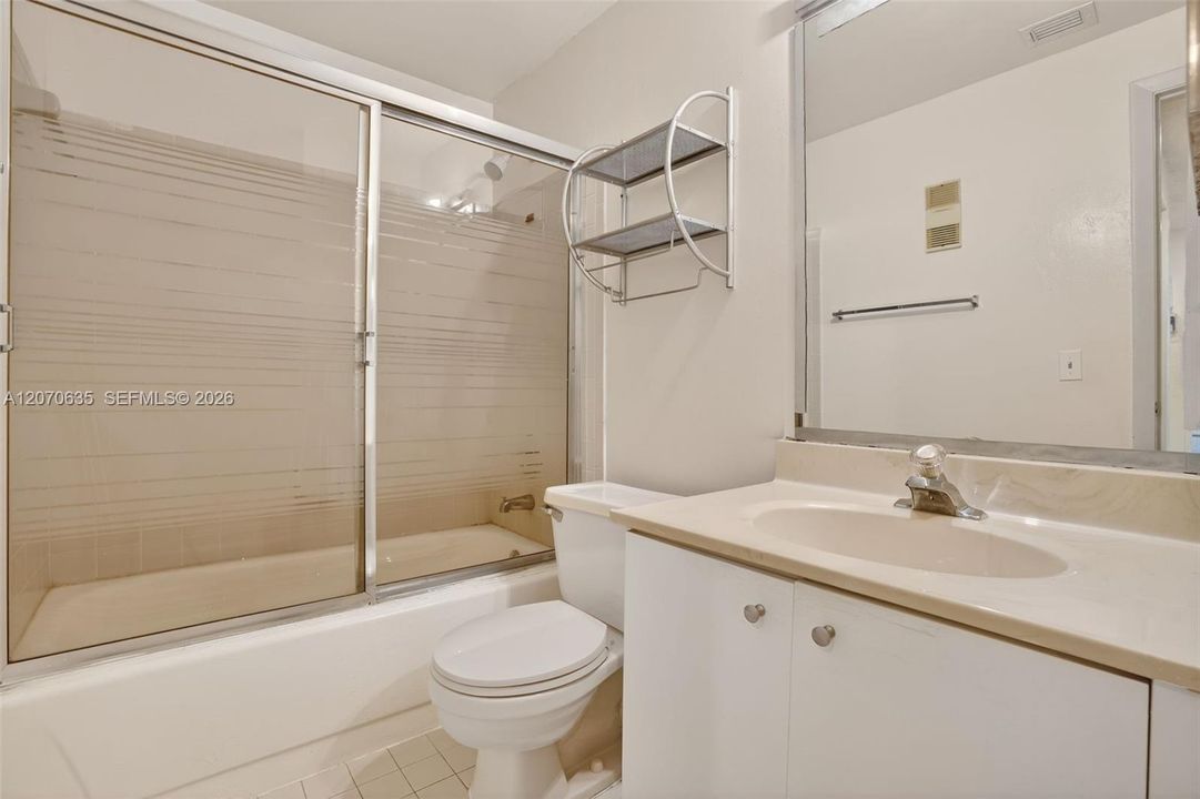 For Sale: $320,000 (3 beds, 2 baths, 1233 Square Feet)