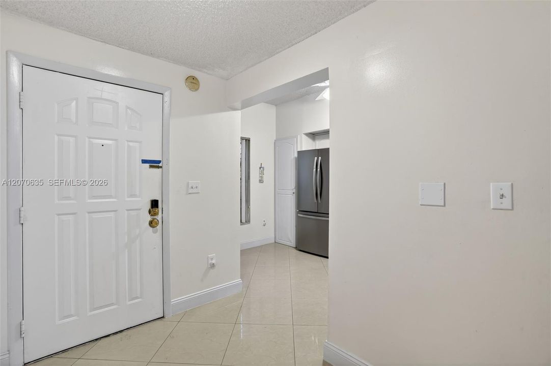 For Sale: $320,000 (3 beds, 2 baths, 1233 Square Feet)