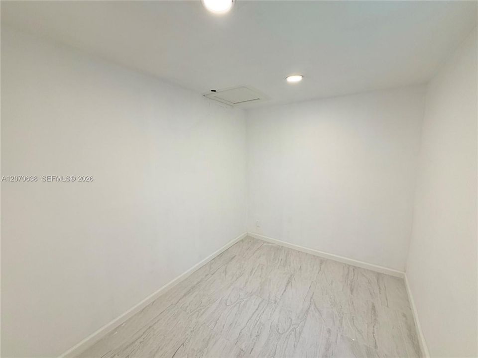 For Rent: $3,495 (3 beds, 2 baths, 1671 Square Feet)