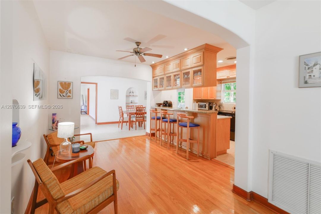 В аренду: $6,500 (3 спален, 2 ванн, 1845 Квадратных фут)