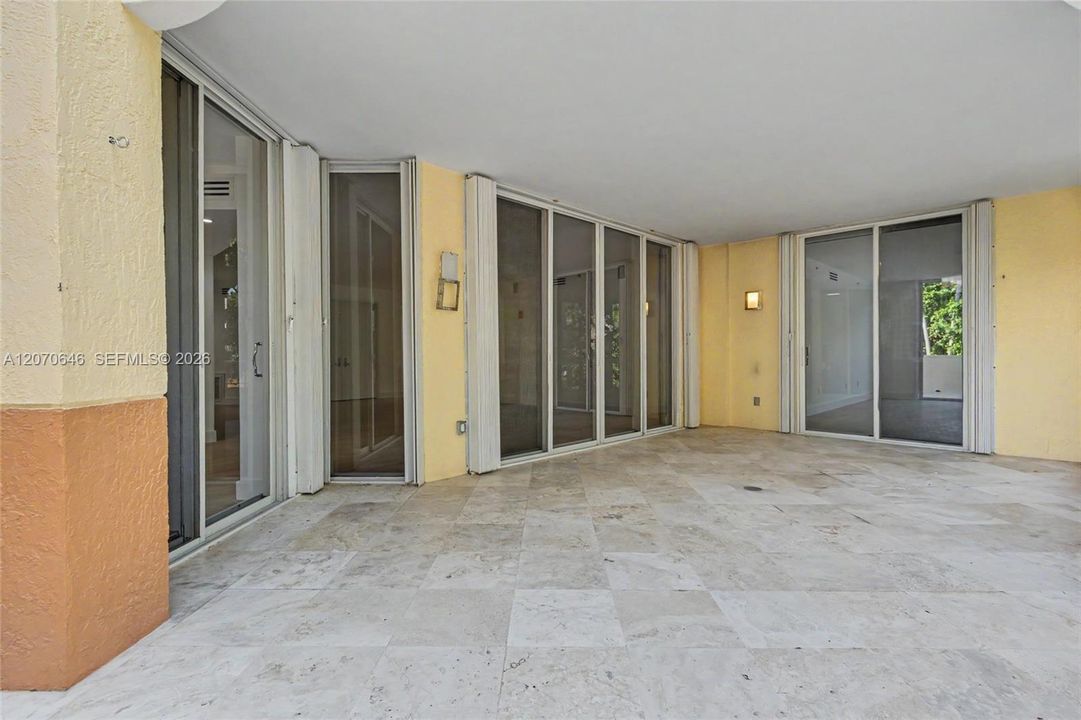 В аренду: $15,000 (3 спален, 3 ванн, 2470 Квадратных фут)
