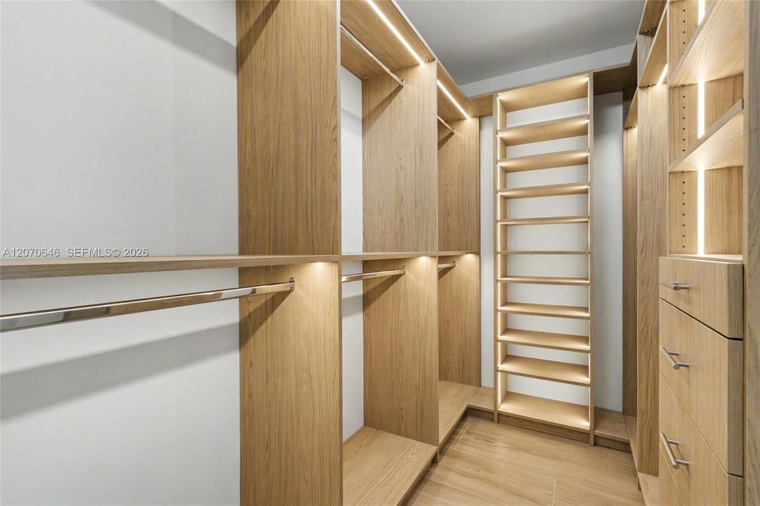В аренду: $15,000 (3 спален, 3 ванн, 2470 Квадратных фут)