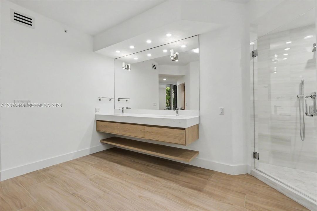 В аренду: $15,000 (3 спален, 3 ванн, 2470 Квадратных фут)