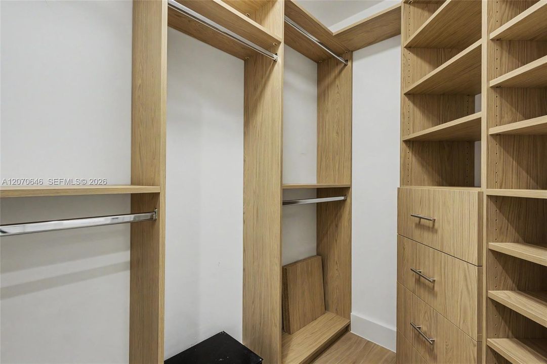 В аренду: $15,000 (3 спален, 3 ванн, 2470 Квадратных фут)