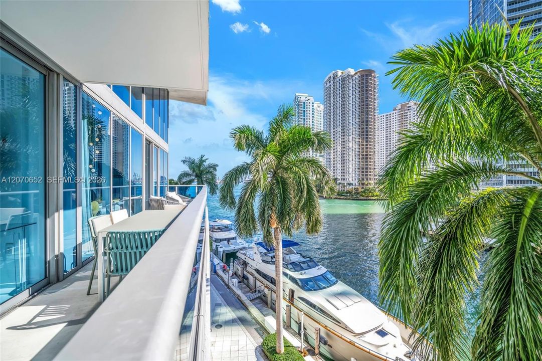 For Rent: $11,000 (2 beds, 3 baths, 1489 Square Feet)