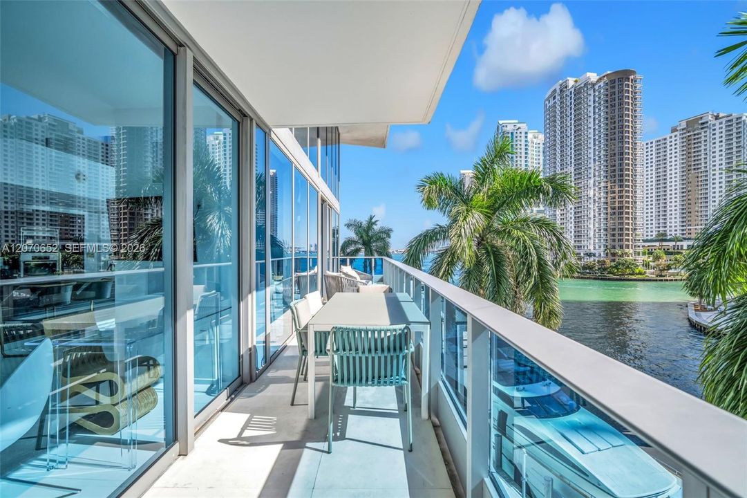 For Rent: $11,000 (2 beds, 3 baths, 1489 Square Feet)