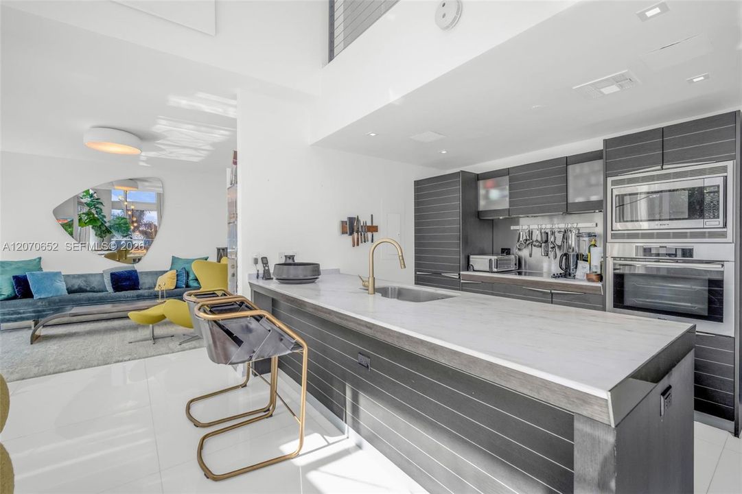 For Rent: $11,000 (2 beds, 3 baths, 1489 Square Feet)