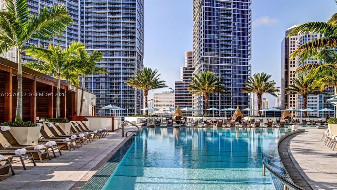 For Rent: $11,000 (2 beds, 3 baths, 1489 Square Feet)