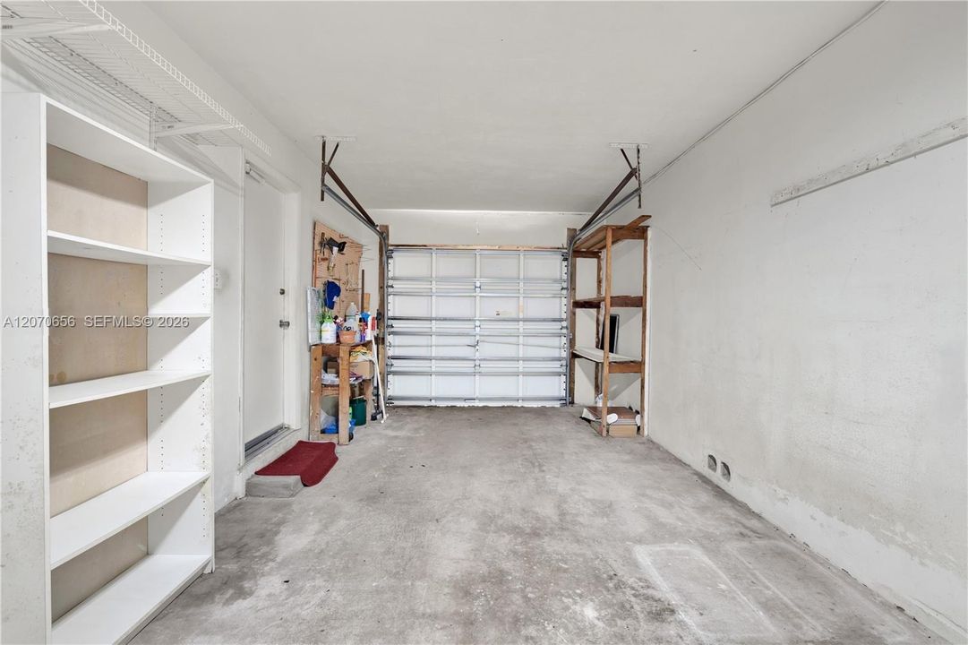 For Rent: $3,350 (3 beds, 2 baths, 1078 Square Feet)