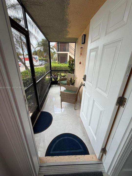 For Sale: $345,000 (2 beds, 2 baths, 1231 Square Feet)