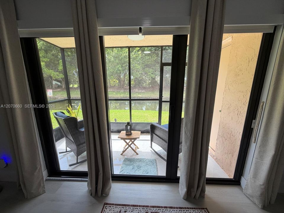 For Sale: $345,000 (2 beds, 2 baths, 1231 Square Feet)
