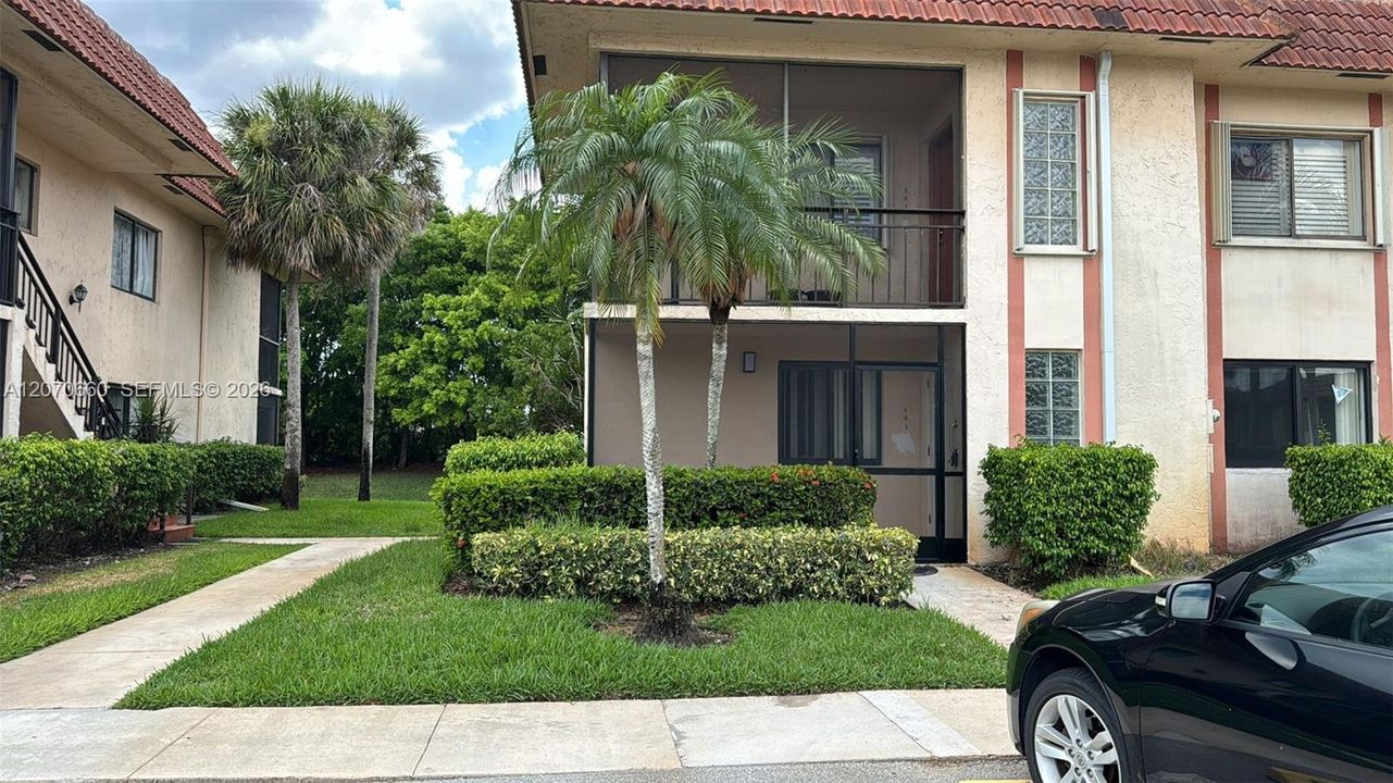 For Sale: $345,000 (2 beds, 2 baths, 1231 Square Feet)