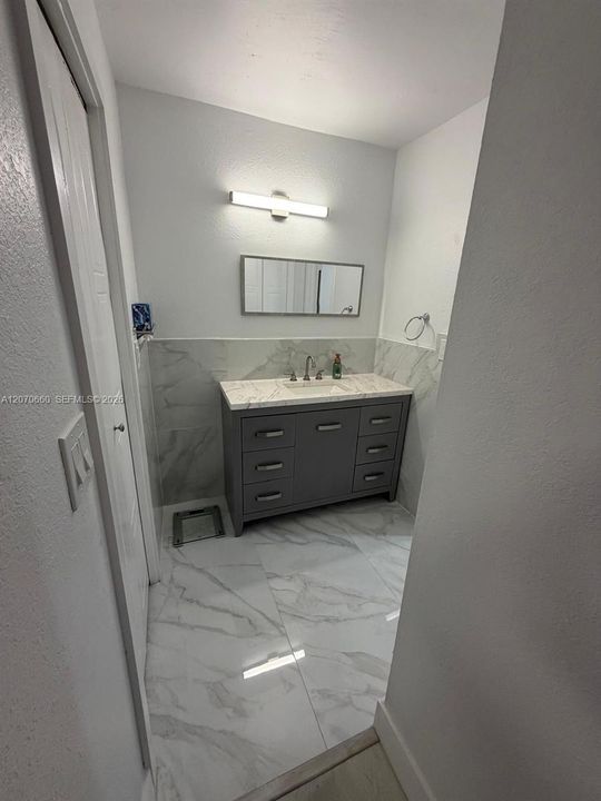 For Sale: $345,000 (2 beds, 2 baths, 1231 Square Feet)