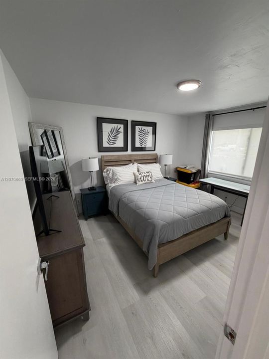 For Sale: $345,000 (2 beds, 2 baths, 1231 Square Feet)