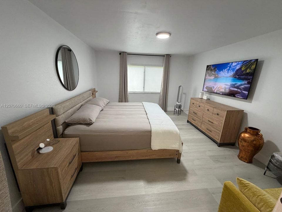 For Sale: $345,000 (2 beds, 2 baths, 1231 Square Feet)