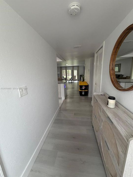 For Sale: $345,000 (2 beds, 2 baths, 1231 Square Feet)