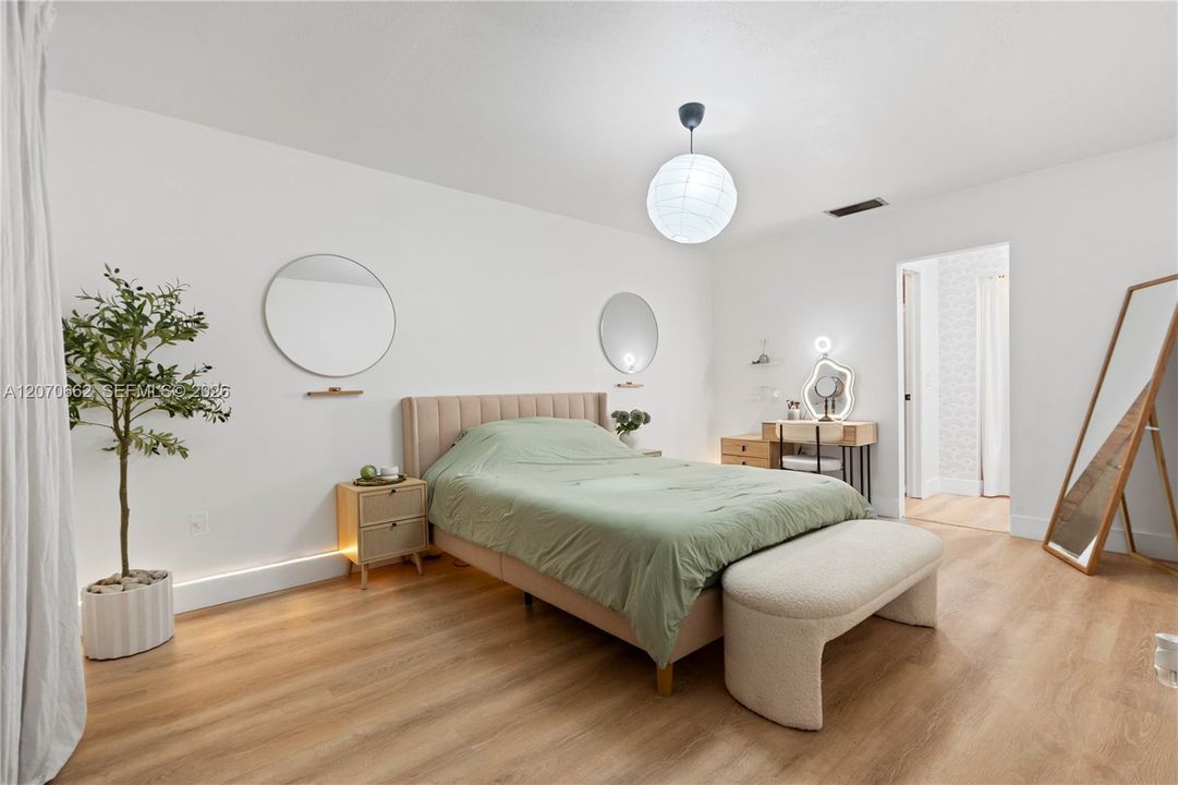 For Sale: $479,000 (3 beds, 2 baths, 1341 Square Feet)