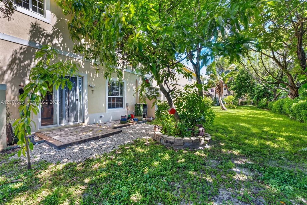 For Sale: $425,000 (3 beds, 3 baths, 1514 Square Feet)