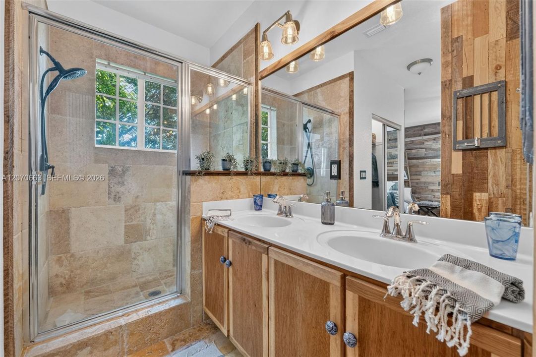 For Sale: $425,000 (3 beds, 3 baths, 1514 Square Feet)
