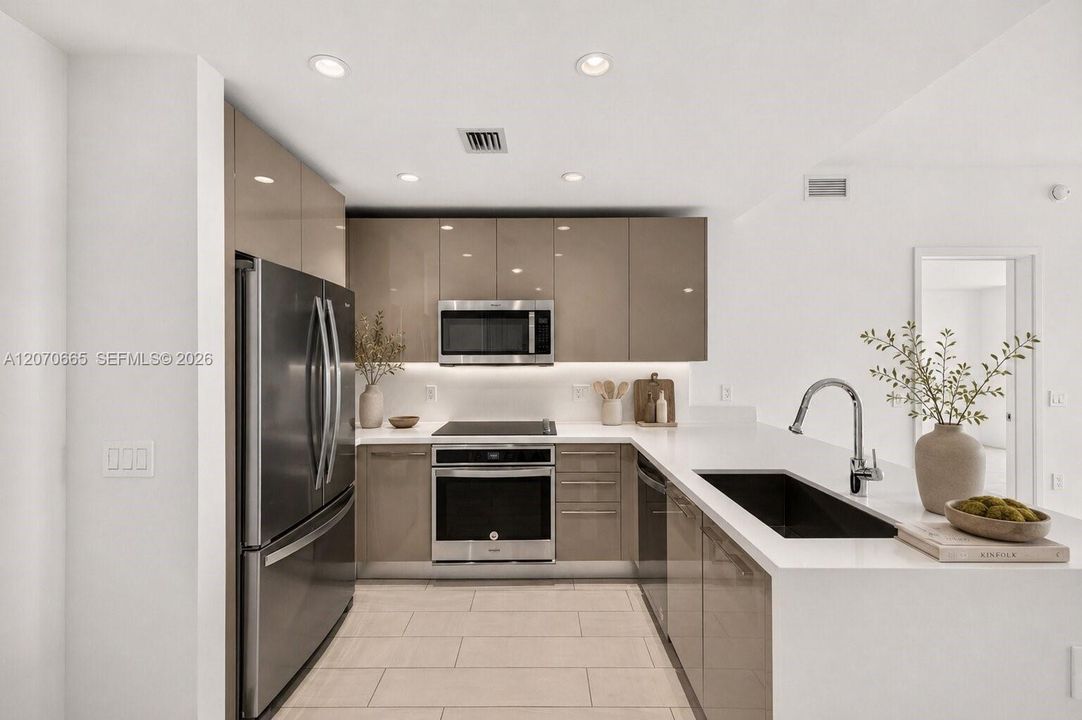 En Venta: $599,450 (2 camas, 2 baños, 1066 Pies cuadrados)