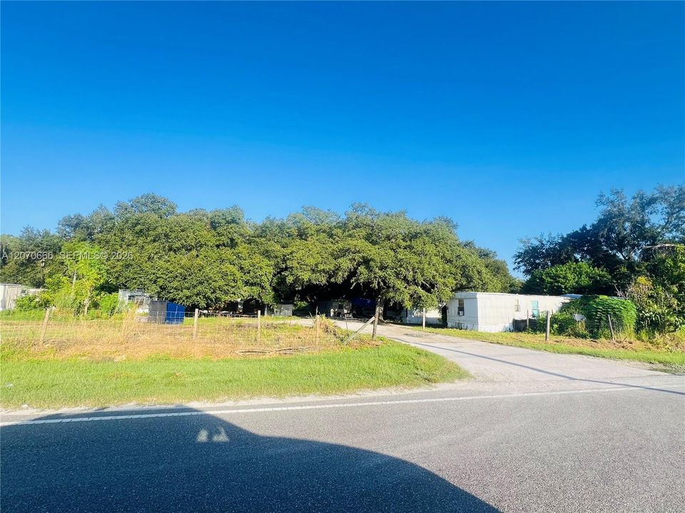 待售: $399,000 (3.20 acres)