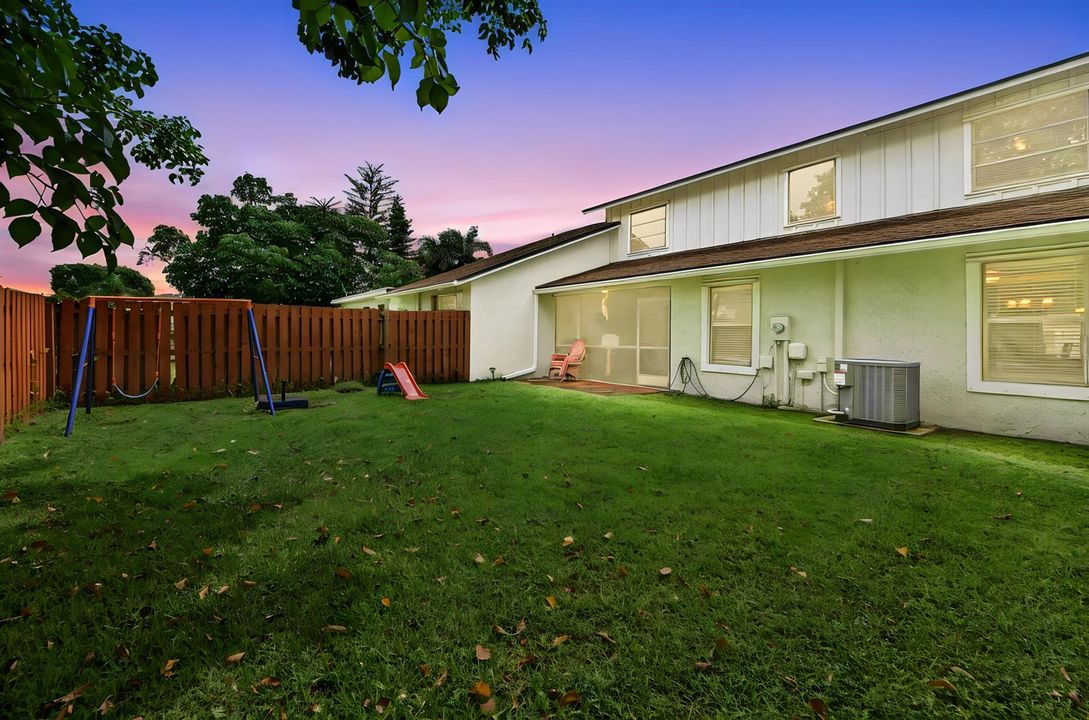 38-backyard-01_TW