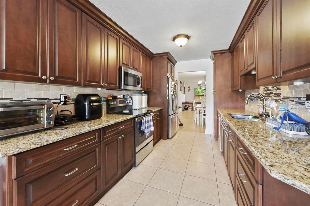 16 Kitchen 03