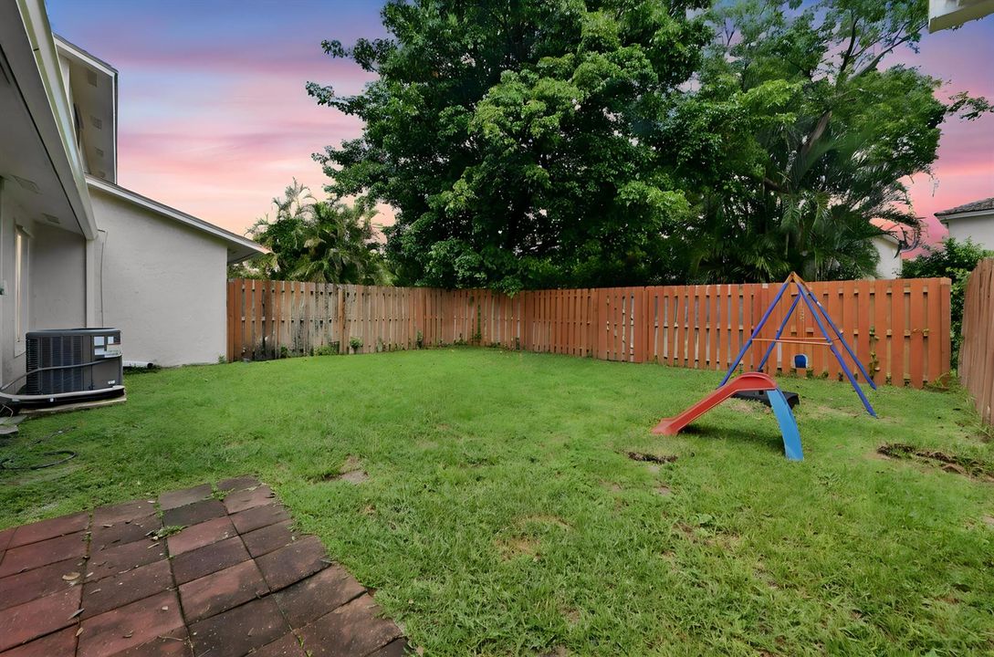 39-backyard-02_TW