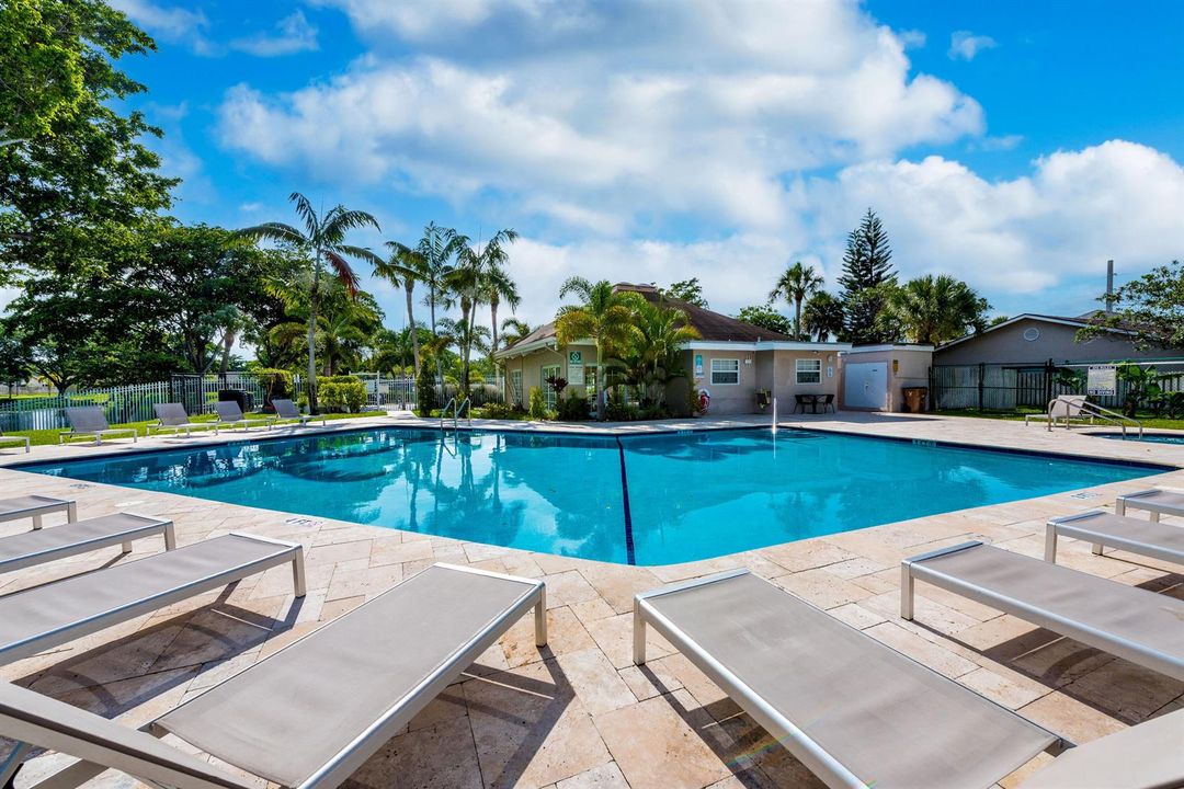 1013NW53rdStDeerfieldBeach-42