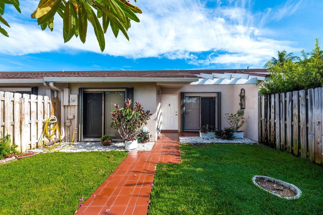 1013NW53rdStDeerfieldBeach-29