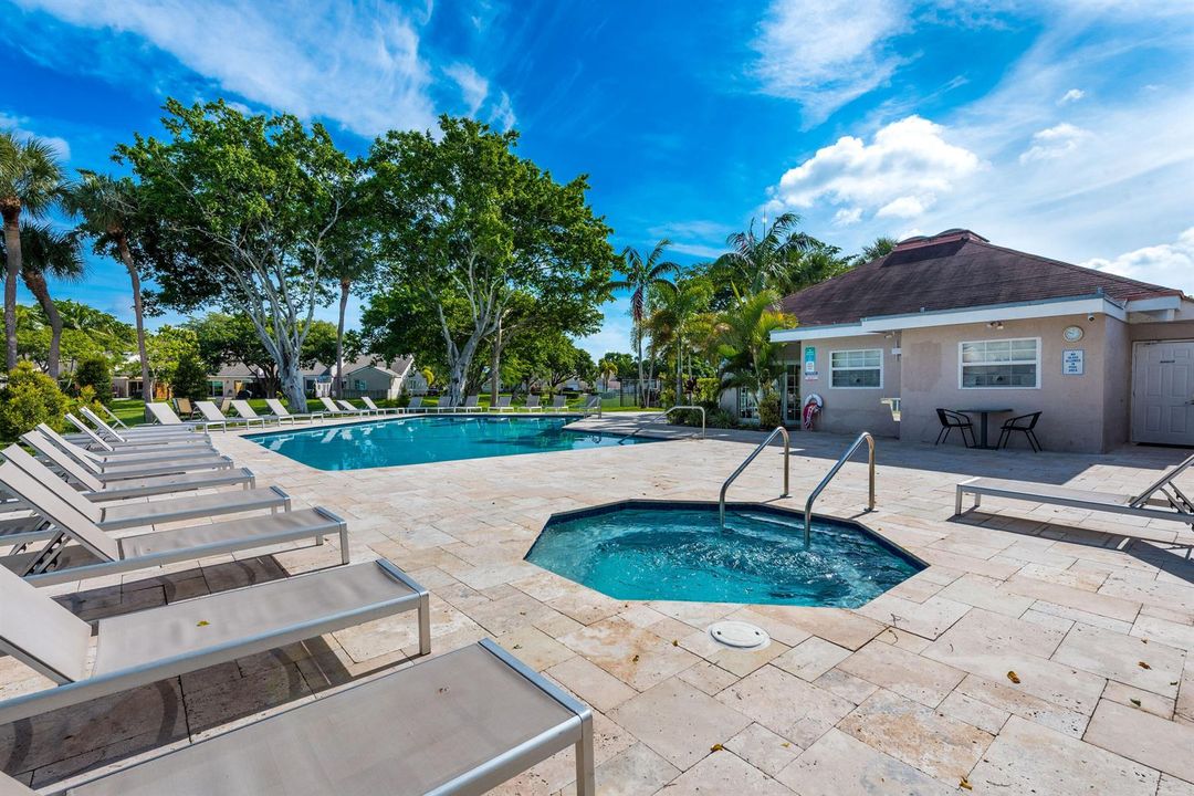 1013NW53rdStDeerfieldBeach-40