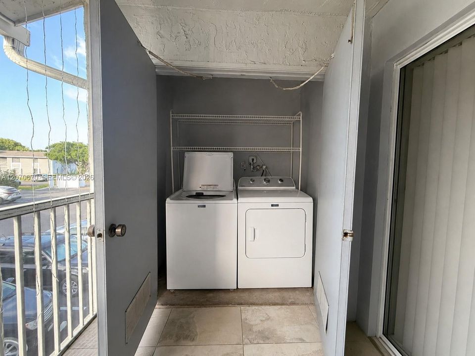For Rent: $2,200 (2 beds, 2 baths, 1060 Square Feet)
