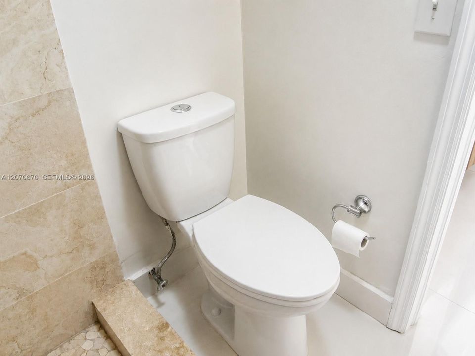 For Rent: $2,200 (2 beds, 2 baths, 1060 Square Feet)