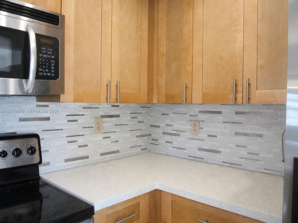 For Rent: $2,200 (2 beds, 2 baths, 1060 Square Feet)