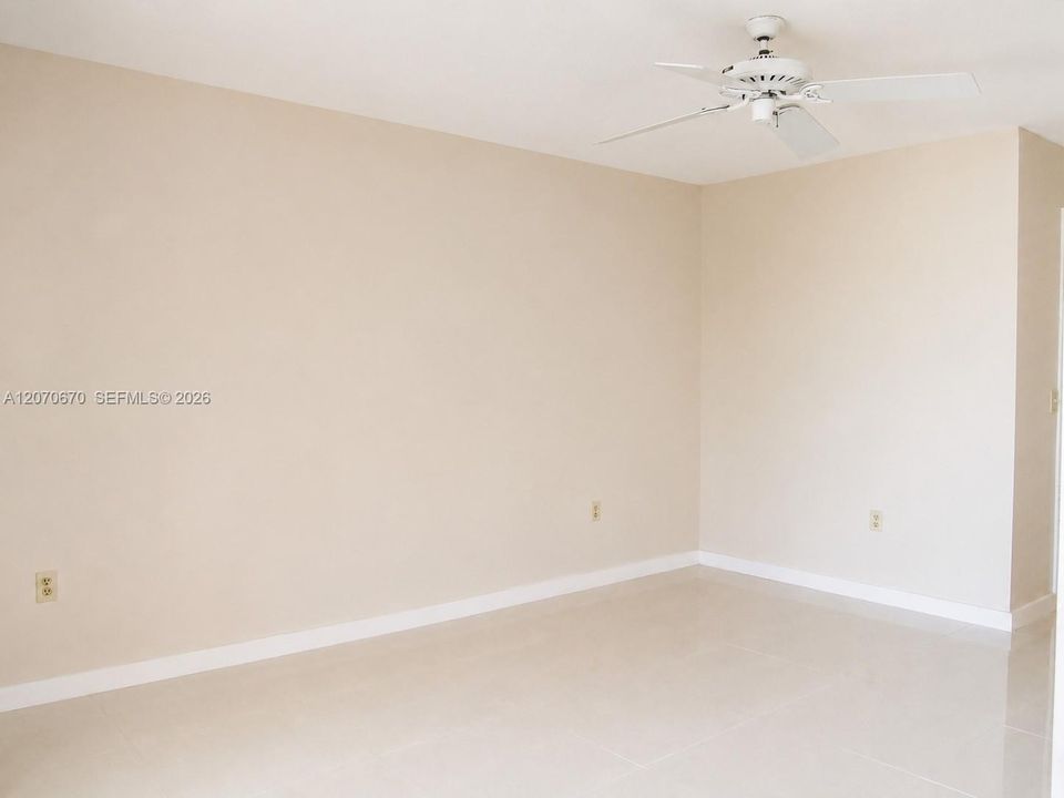For Rent: $2,200 (2 beds, 2 baths, 1060 Square Feet)